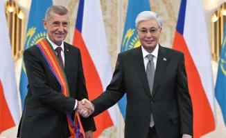 Токаев наградил премьер-министра Чехии Андрея Бабиша орденом 'Достық' І степени
