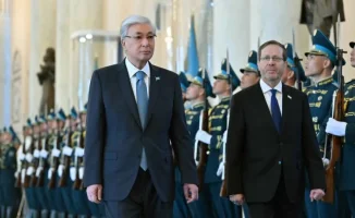 Токаев встретил президента Израиля в Акорде: официальный визит начался