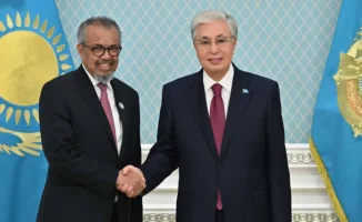 Токаев обсудил здравоохранение с главой ВОЗ в Алматы