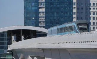 Астана запускает именные транспортные карты для школьников на LRT