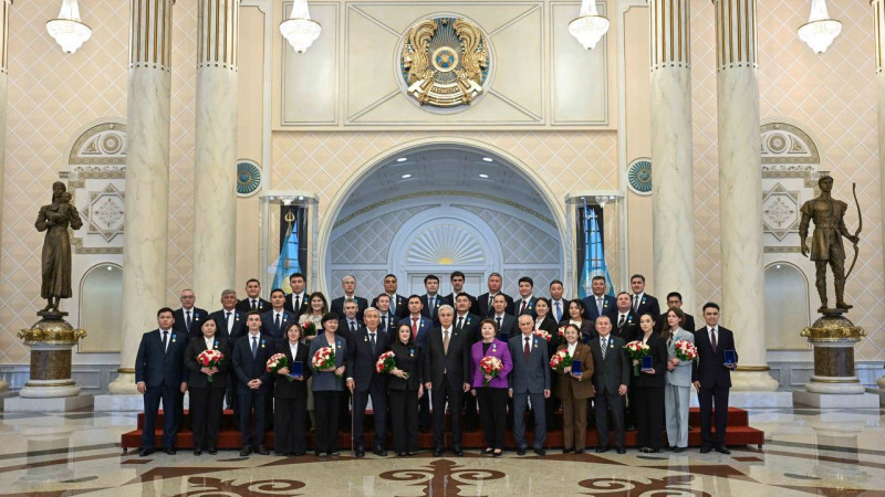 Президент Казахстана Касым-Жомарт Токаев наградил учёных страны за их вклад в науку и развитие образования {city2}