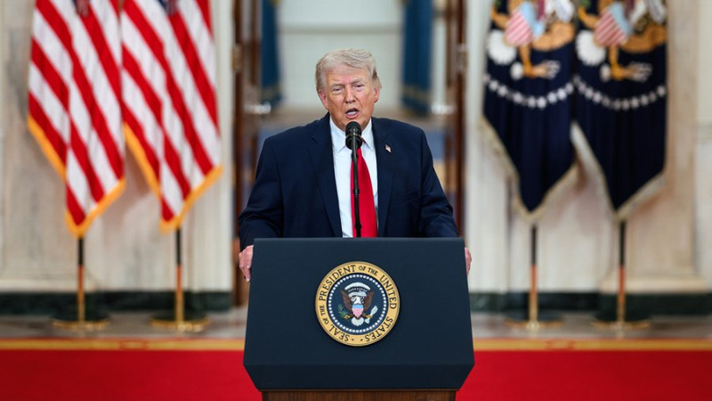 Трамп призывает союзников проявить смелость и взять под контроль Ормузский пролив {city2}
