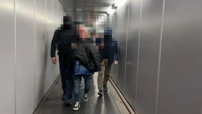 Германия экстрадировала в Казахстан подозреваемого в мошенничестве на 1 миллион долларов {city2}