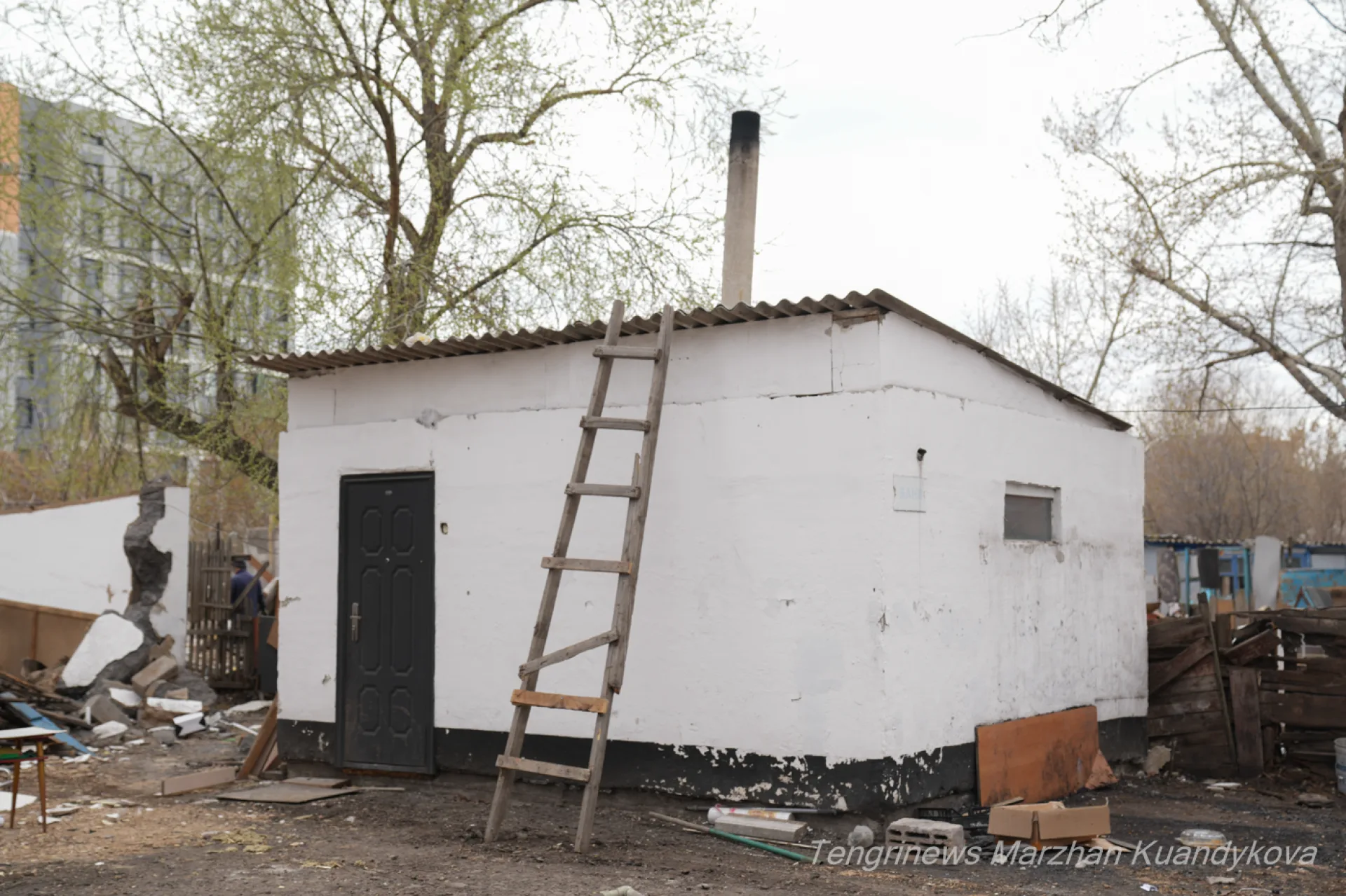 Баня на участке Темирхана Алимтаева в Заречном. Фото: © / Маржан Куандыкова