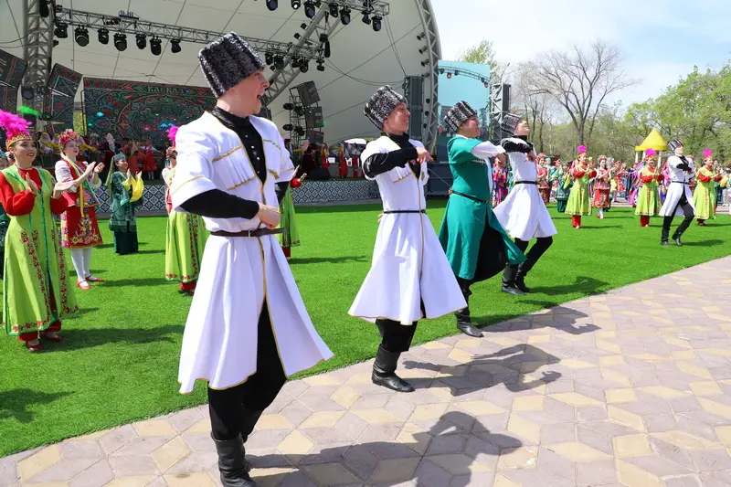 В Карагандинской области отмечают День единства народа Казахстана (5)
