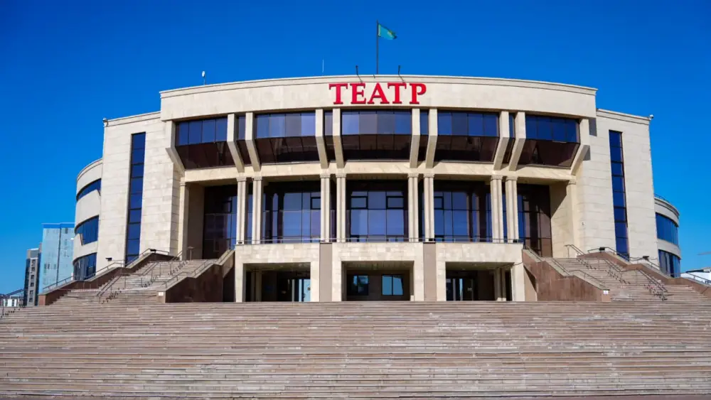 90-летие Восточно-Казахстанского русского театра: вклад в культурное развитие региона {city2}