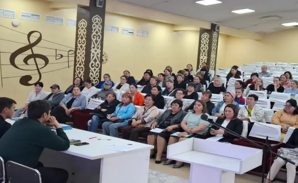 Обсуждение мер безопасности в школах Алматы: акцент на профилактику экстремизма среди молодежи {city2}