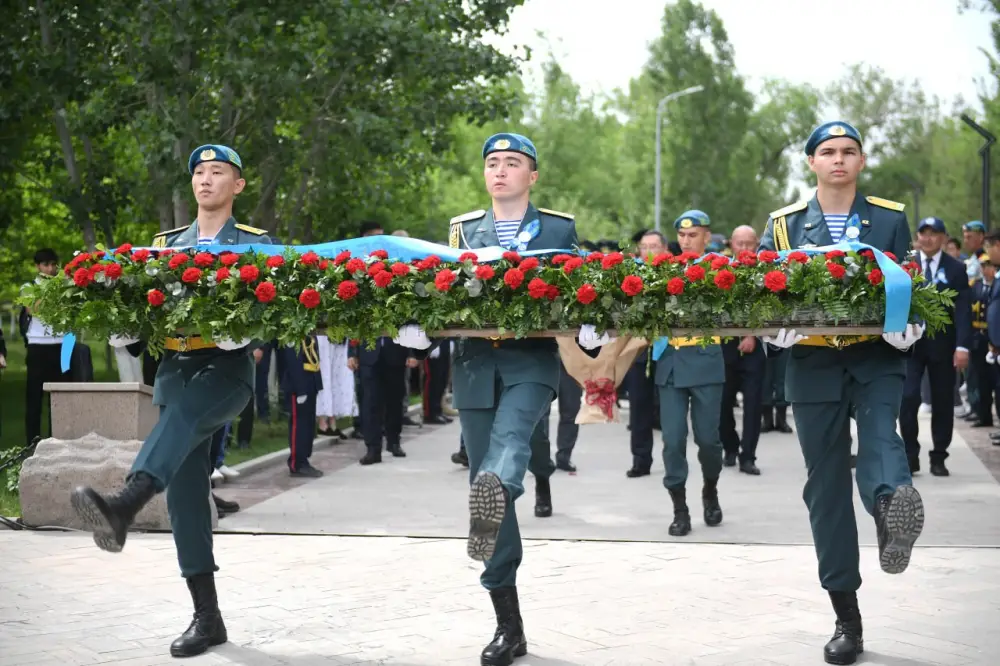 Международное признание героизма: память о героях Второй мировой войны в Казахстане {city2}