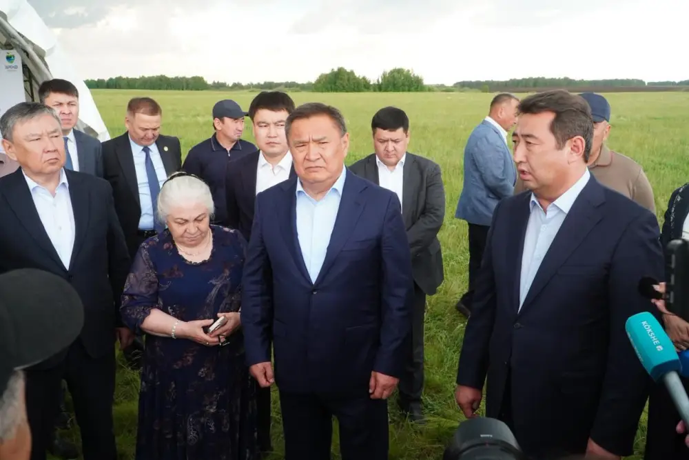 Министр сельского хозяйства Айдарбек Сапаров проконтролировал посевную кампанию в Акмолинской области {city2}