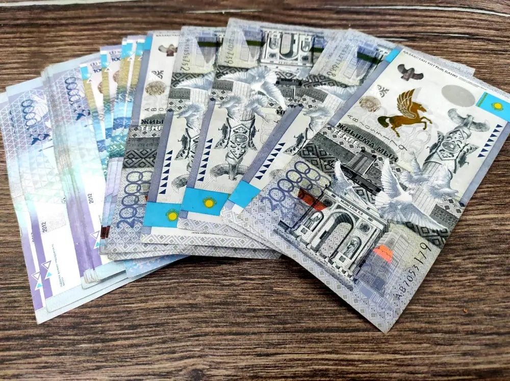 Восточно-Казахстанская область поддерживает ветеранов Великой Отечественной войны единовременными выплатами {city2}