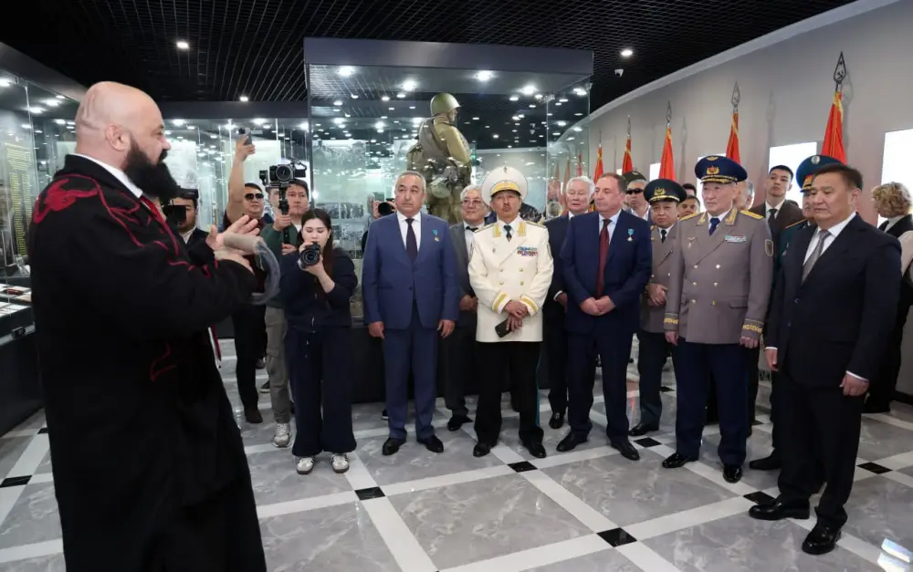 Министр обороны открыл филиал Военно-исторического музея в селе Родина (3)