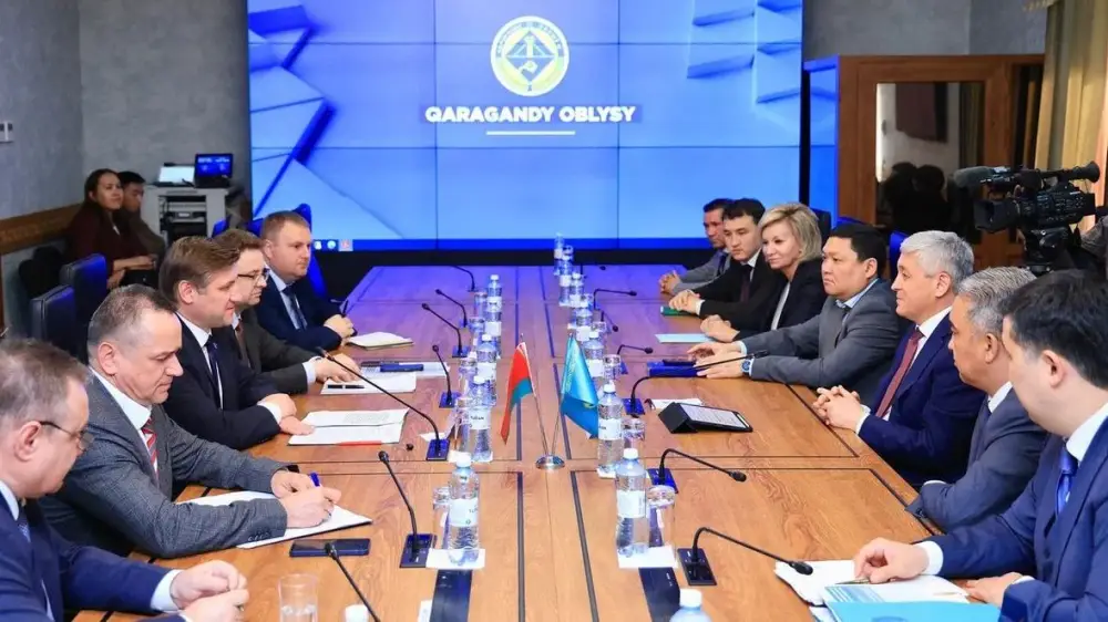 Посол Беларуси и аким Карагандинской области обсудили торгово-экономическое сотрудничество {city2}