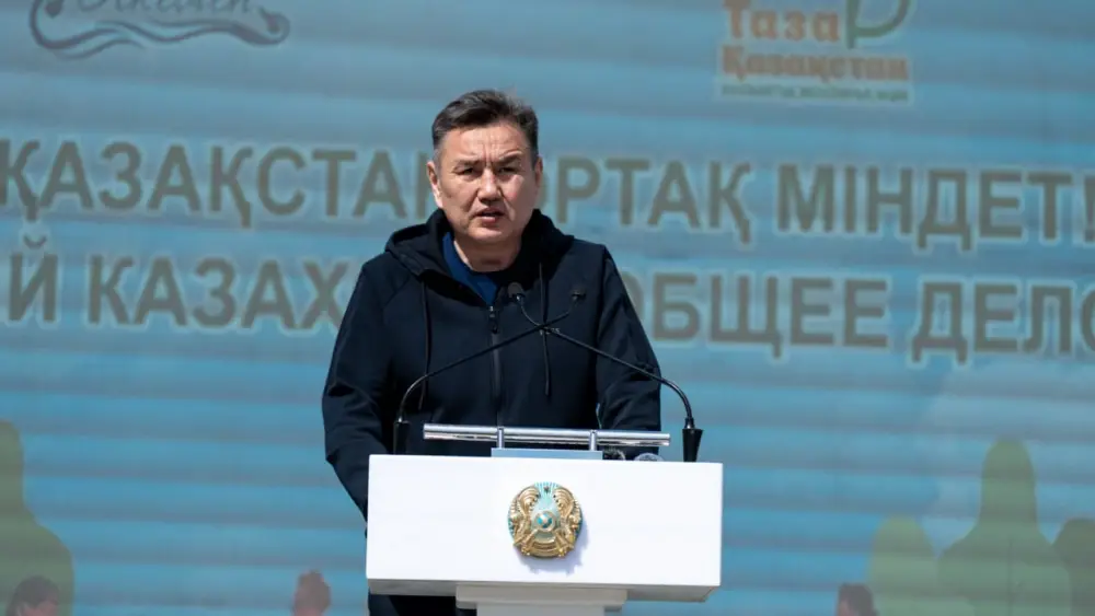 Выпускники Усть-Каменогорска высаживают деревья, укрепляя связь с родным городом {city2}