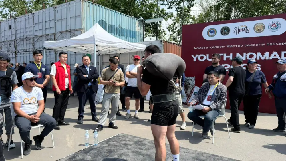 На рынках Алматы проходит молодежный фестиваль национальных игр (3)