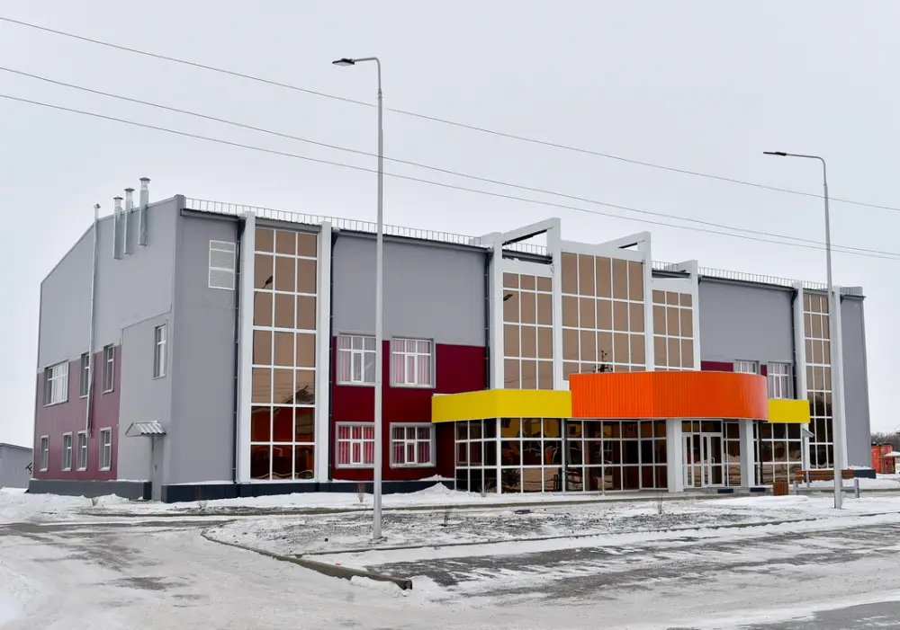 Накануне нового года спортивный подарок получили жители райцентра в СКО (4)