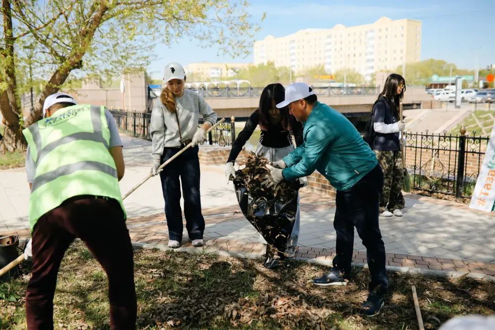 В Астане прошла экологическая акция «Мөлдір бұлақ» {city2}