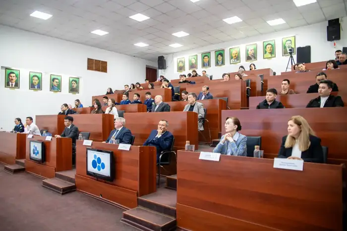 Лекция о правах человека в Toraighyrov University {city2}