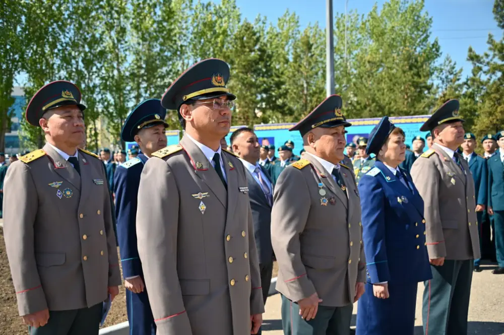 В Военном колледже Астаны прошла акция «Сарбазға прокурорлық кеңес» (7)
