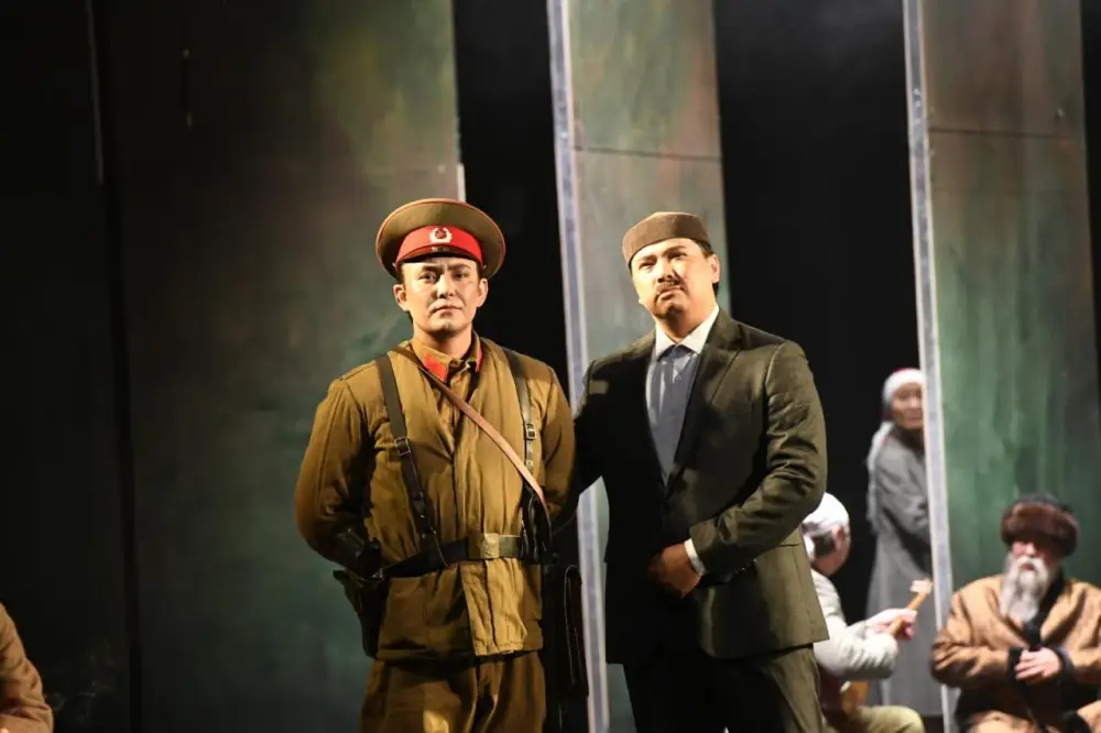 В Астане поставили спектакль «Ар адамы. Бауыржан» (2)