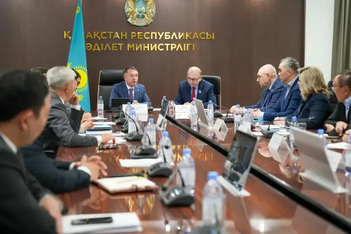 В Министерстве юстиции Республики Казахстан состоялось заседание Общественного совета (4)