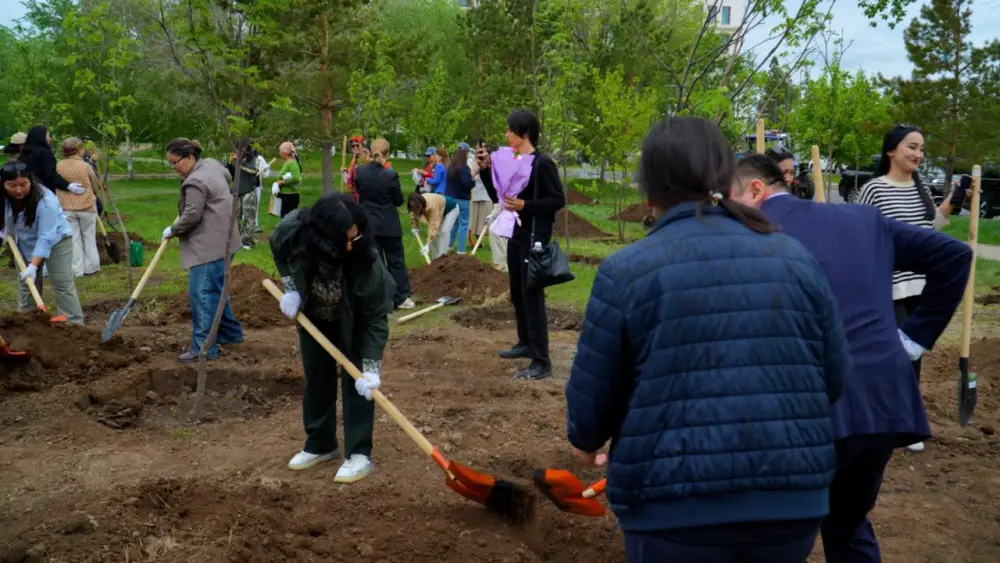 В Астане открылась аллея «Анаға тағзым» (2)