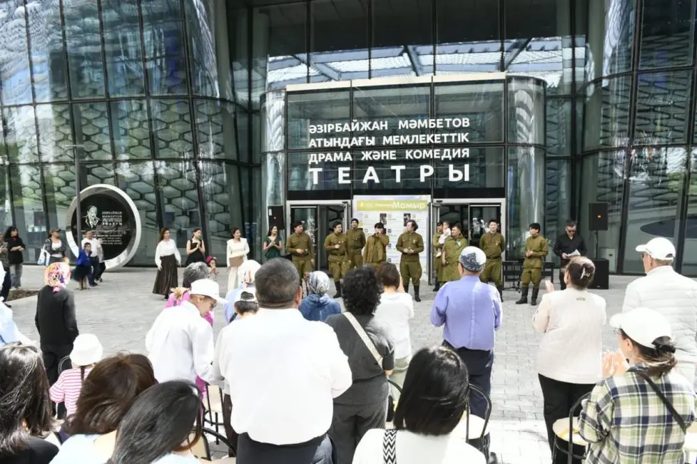 Театрализованный концерт в честь Дня Победы на площади города {city2}