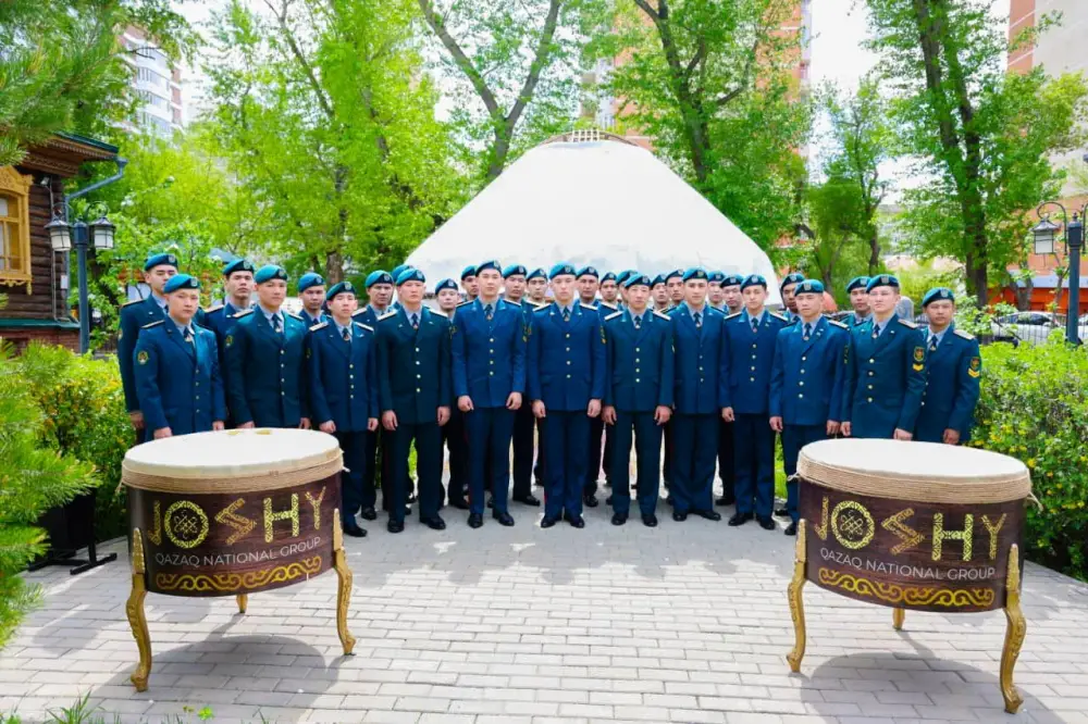 Столичным курсантам показали редкие музыкальные инструменты, использовавшиеся в военном деле {city2}