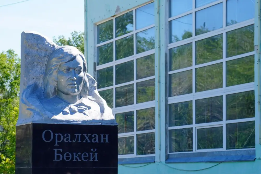 В Восточно-Казахстанской области прозвенел «последний звонок» для более 5 тысяч выпускников {city2}