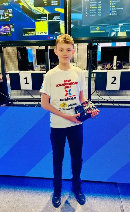 Юный карагандинец вновь стал чемпионом Казахстана по дронрейсингу (3)