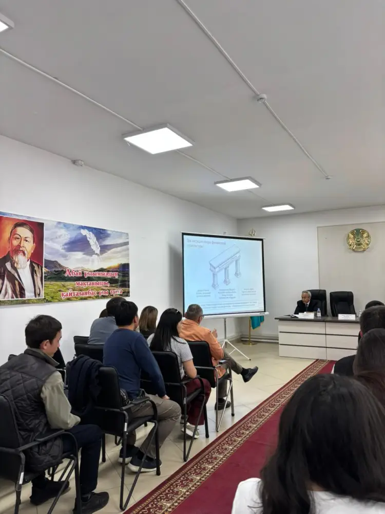 Проведена профориентационная встреча с участием представителей и выпускников Alikhan Bokeikhan University (5)