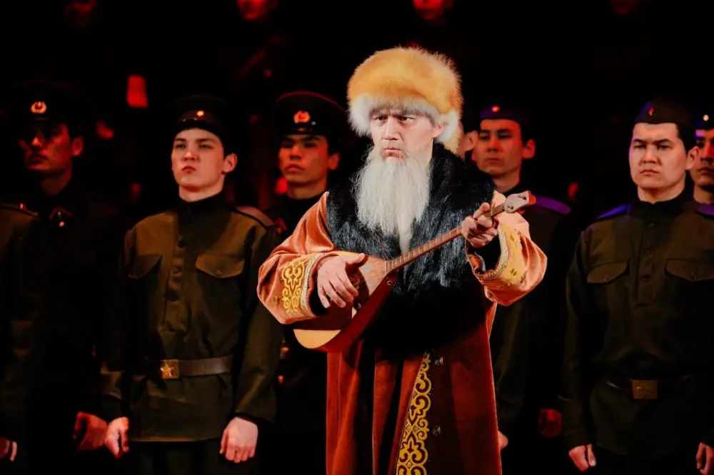 В Астане представили драму о казахской девушке-герое Маншук Маметовой (3)