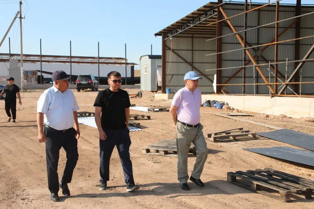 ТУРКЕСТАН: В САРЫАГАШЕ АКТИВНО ПРОДОЛЖАЕТСЯ СТРОИТЕЛЬСТВО ПРОИЗВОДСТВЕННОГО ПАРКА {city2}