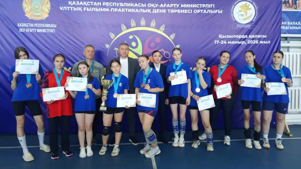 Школьницы из Караганды стали бронзовыми призёрами республиканского турнира по гандболу {city2}