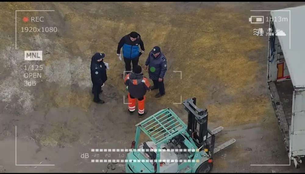 Дроны помогают полиции выявлять нарушителей, загрязняющих улицы Астаны (3)