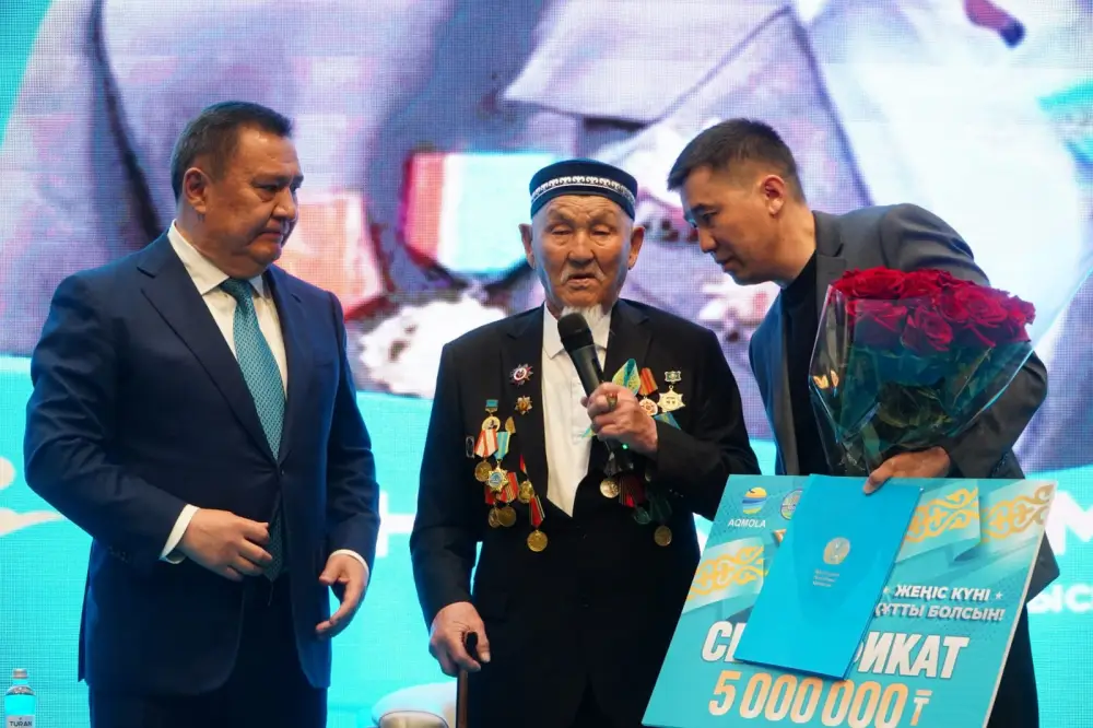 В г. Косшы чествовали ветерана ВОВ (5)