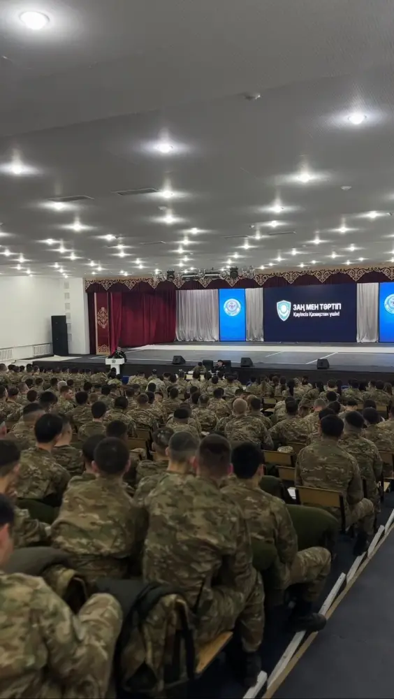 Более 800 столичных гвардейцев прошли обучение по финансовой безопасности (2)