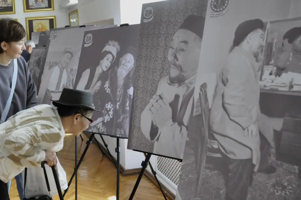 В Алматы прошла выставка к 130-летию Сералы Кожамкулова (3)