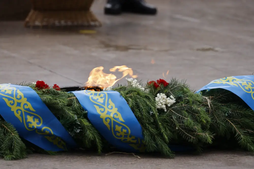 В честь 9 Мая в области Жетісу хор из 150 человек исполнил на двух языках песню «День Победы» (8)