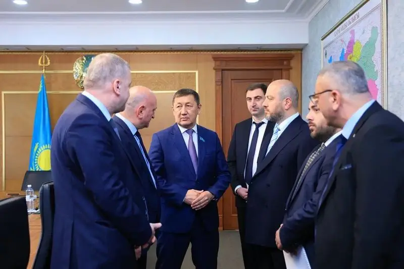 Караганда и Гори станут городами-побратимами (7)