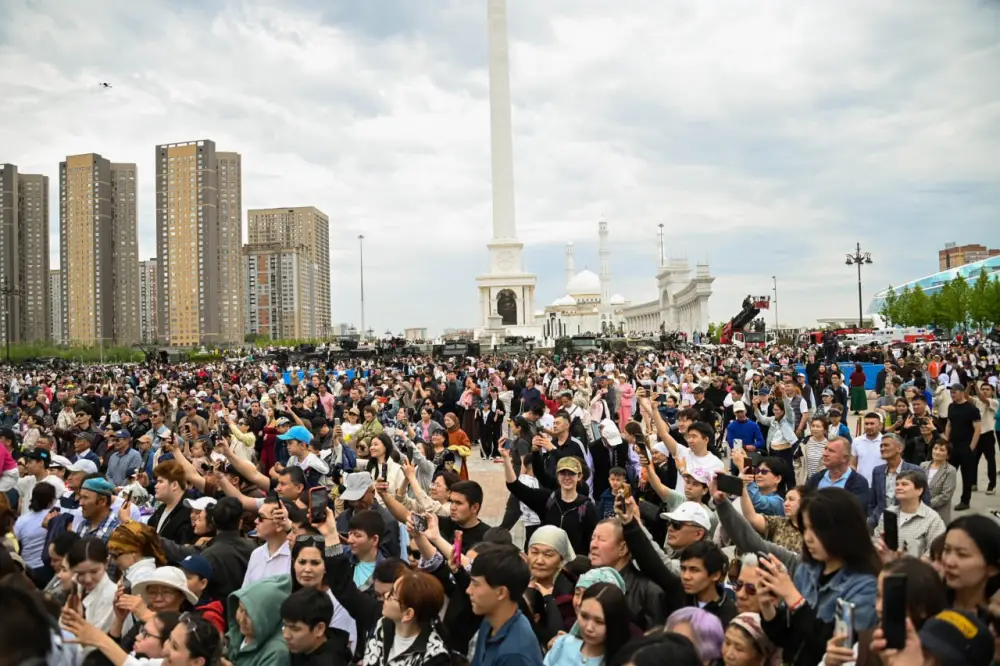 В Астане прошел праздничный плац-концерт ко Дню защитника Отечества (5)