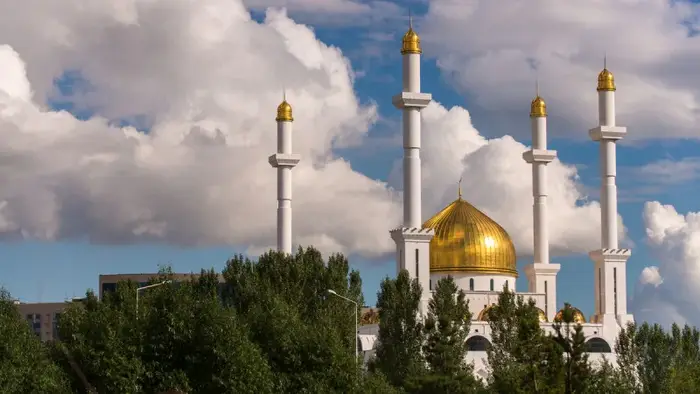 Курбан айт 2026: Казахстан готовится к празднику с традиционными жертвоприношениями и семейными встречами {city2}