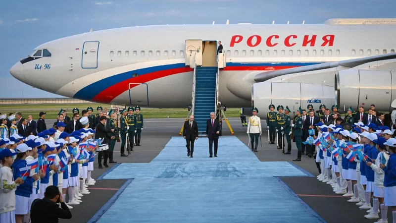 Путин и Токаев: Встреча на высоте в Астане {city2}