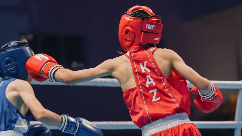 Казахстанский боксёр Нурасыл Галым уверенно вышел в финал чемпионата Азии, разгромив своего соперника в весовой категории до 50 килограммов среди спортсменов до 15 лет. {city2}