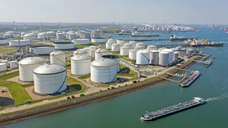 Нефть под давлением: мирное соглашение с Ираном снижает цены {city2}