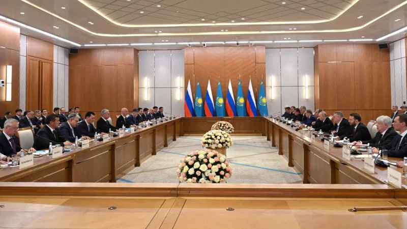 Токаев и Путин: переговоры без спорных вопросов в Астане {city2}