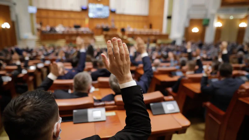 Румыния: Проевропейское правительство Илие Боложана отправлено в отставку после вотума недоверия от Альянса за объединение румын {city2}
