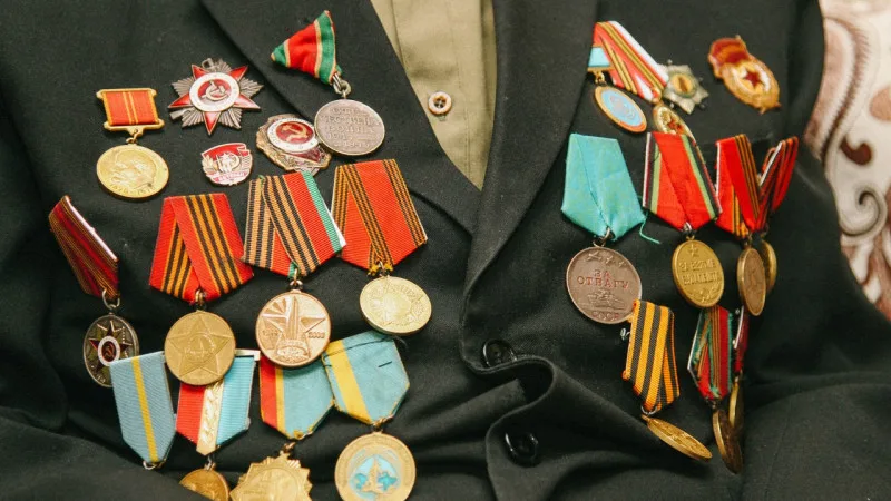 Ветераны Великой Отечественной войны в Астане и Алматы получили выплаты к 9 Мая в 2026 году {city2}