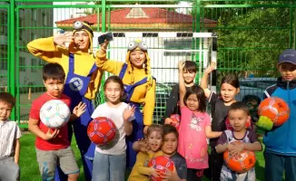 В Байконуре открыли обновлённые дворы с новыми игровыми площадками и спортивными зонами