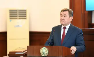 Благодарность Нурлыбеку Налибаеву от Олжаса Бектенова на встрече с активом области