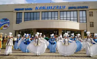 В Акмолинской области чествуют работников культуры и искусства на церемонии в Дворце культуры "Кокшетау"